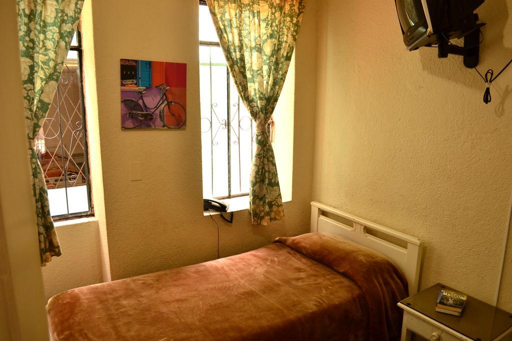 Hostal Loro Verde Кито Экстерьер фото